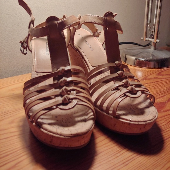 🚫SOLD🚫 EUC Size 10 wedges - Picture 2 of 6